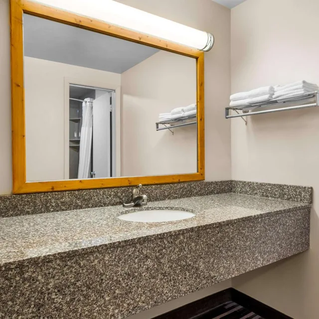 جناح بسرير كينج في الطابق الأرضي، Best Western Lee's Motor Inn 5/10