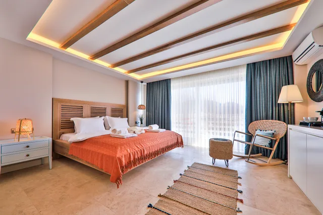 غرفة ديلوكس بسرير مزدوج بإطلالة على البحر، Kalkan Saray Suites Hotel 1/4