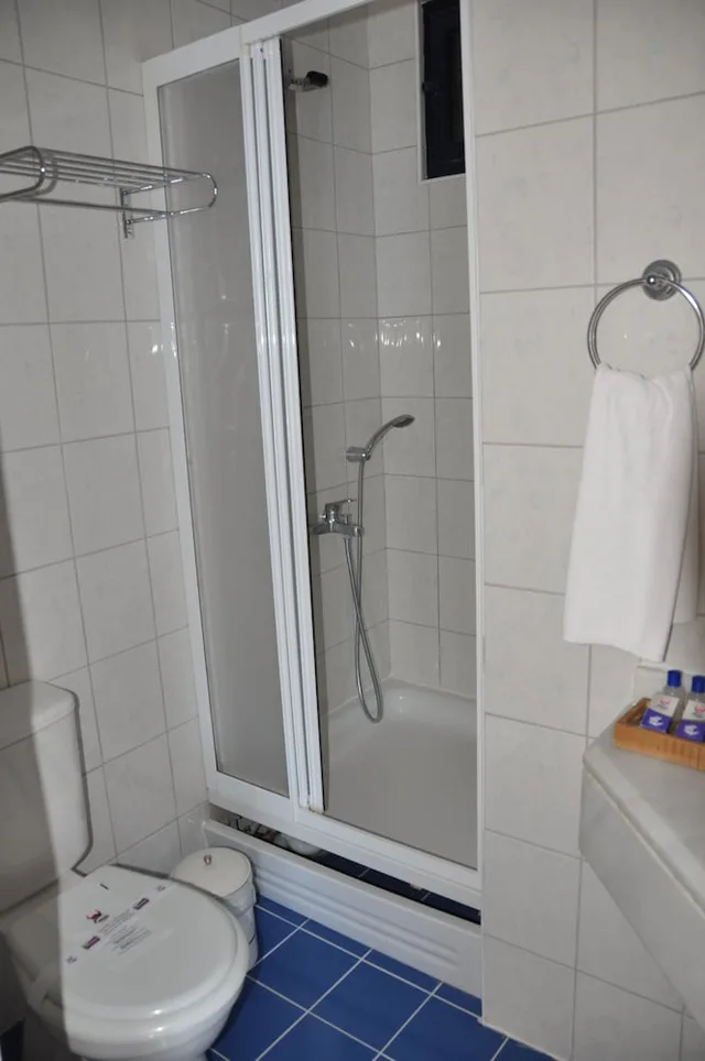 غرفة قياسية ثلاثية بسرير مزدوج وسرير فردي، Miranda Moral Beach Hotel 10/10