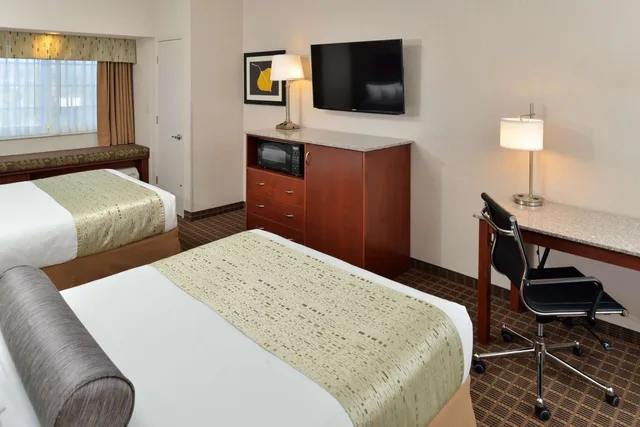 غرفة لذوي الإعاقة، Best Western Plus Peak Vista Inn & Suites 3/10