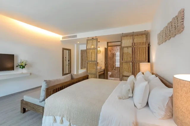 Deluxe, King Bed, Pool Access، Eden Beach Khao Lak Resort and Spa 1/5