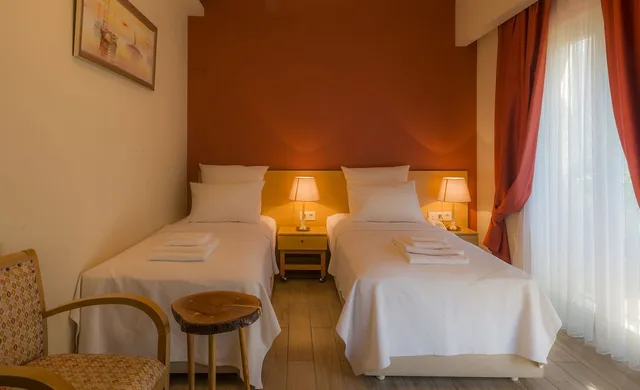 غرفة سوبيريور بسريرين منفصلين بإطلالة على الفناء، Esida Hotel 5/6