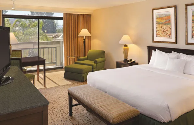 Tower, Metro, King Bed, Balcony، Doubletree Hotel San Jose 2/9