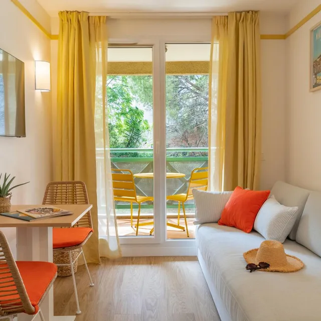 غرفة بريفيليج بسرير فردي، Hotel Soleo Prado 2/5