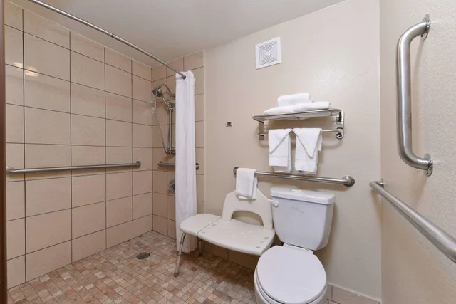 غرفة قياسية بسريرين مزدوجين، Quality Inn Appleton West 5/6