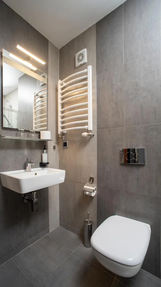 FBENR Double Bedroom، B&B HOTEL Piotrkow Trybunalski 4/8