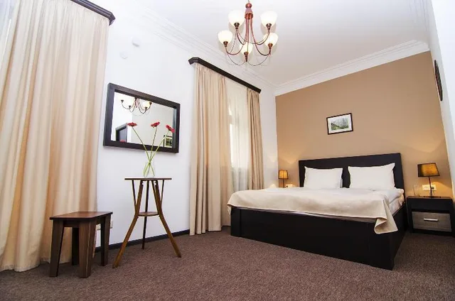 Superior, Queen Bed, City Centre Hotel Yerevan 1/2