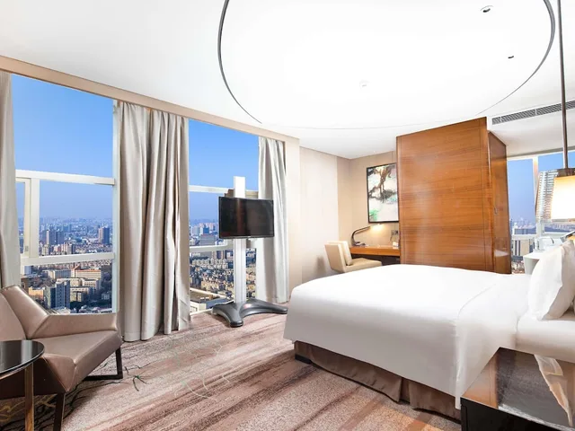 Governor, Club, Suite, Queen Bed, City View, Sofitel Galaxy Nanjing 2/3