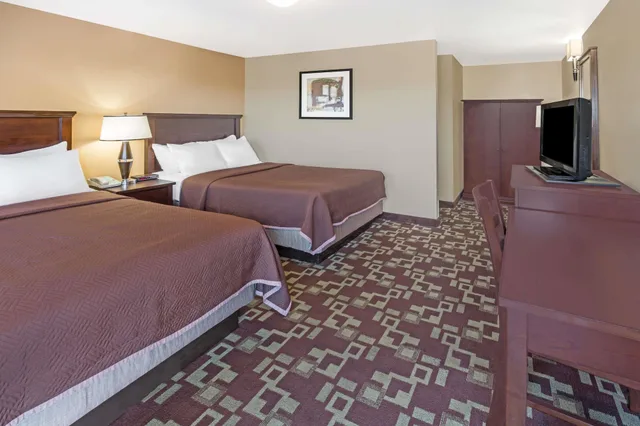 غرفة بسريرين مزدوجين، Travelodge By Wyndham Newport 2/4