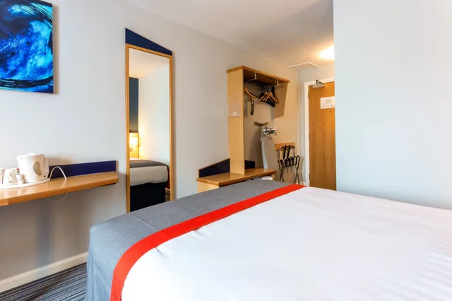 غرفة قياسية بسرير مزدوج مع أريكة، Holiday Inn Express Perth 9/10