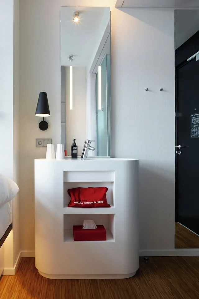 غرفة بسرير كينج في طابق مرتفع، Citizenm Amstel Amsterdam Hotel 6/10