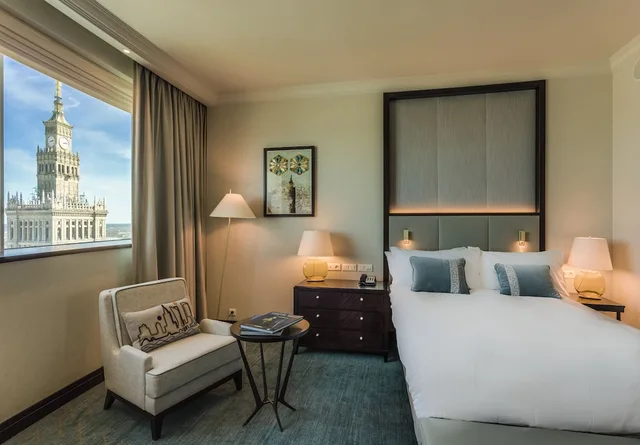 Classic, King Bed, Palace View, Club Lounge Access، Intercontinental Warsaw 6/10