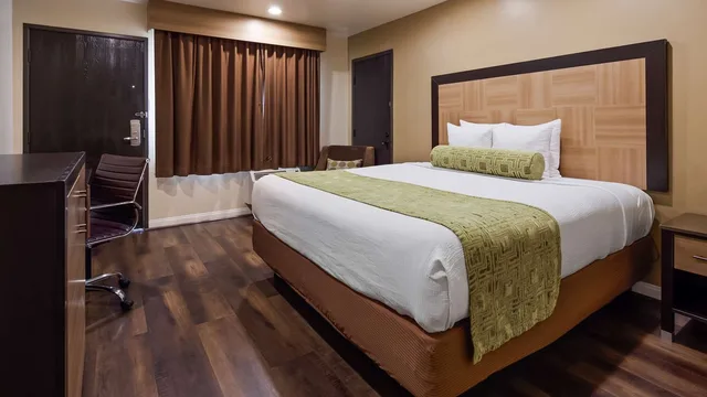 غرفة بسرير كينج، Glendale Hotel 2/3