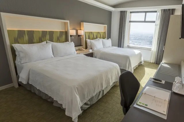 غرفة بريميوم بسرير فردي، Holiday Inn Queretaro Zona Diamante 2/6