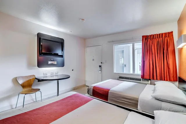 غرفة رباعية، Motel6 Linthicum Heights, MD - BWI Airport 1/6