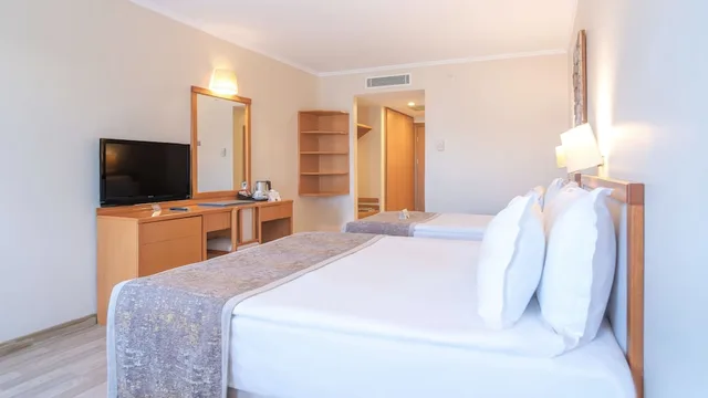 غرفة قياسية، Miramare Queen 6/8