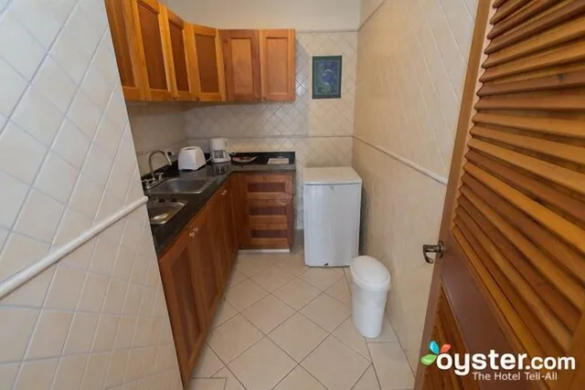 استوديو بسريرين منفصلين بإطلالة على الحديقة بمطبخ صغير، Antigua Yacht Club Marina Resort 3/3