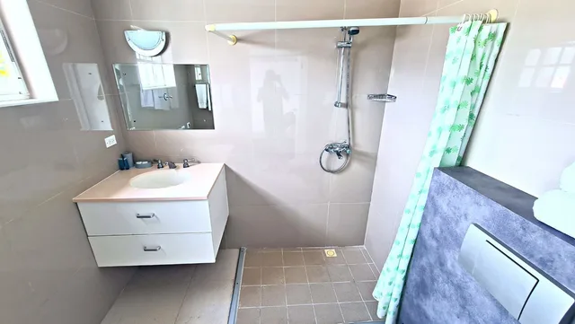 استوديو سوبيريور بسريرين مزدوجين بإطلالة على المسبح بشرفة، Bubali Villa And Apartments 8/8