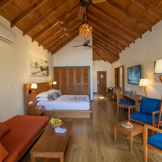 Deluxe Beach Pool Villa - Transfer excluded، Reethi Faru Resort 1/4