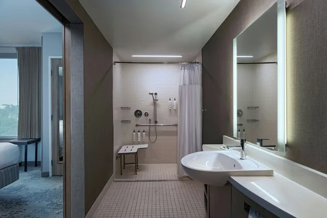 جناح بسريرين كوين بإطلالة على البحيرة مع سرير سحّاب إضافي، Springhill Suites Austin Cedar Park 5/6