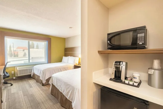 Standard, 2 Queen Beds, Accessible, Holiday Inn Express Anaheim West 4/4