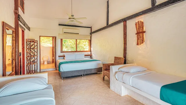 بنغل سوبيريور، Hotel Aura Baru 4/10