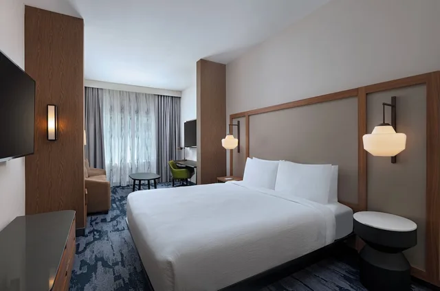 جناح بسرير كينج مع أريكة، Fairfield by Marriott Inn & Suites Austin Downtown 3/6