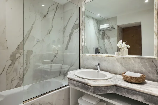 Swim Up, Guest Room, Family, Grecotel LUXME White 2/2