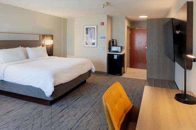 غرفة قياسية ركنية بسرير كينج، Holiday Inn Express Hotel Suites Fort Atkinson 1/7