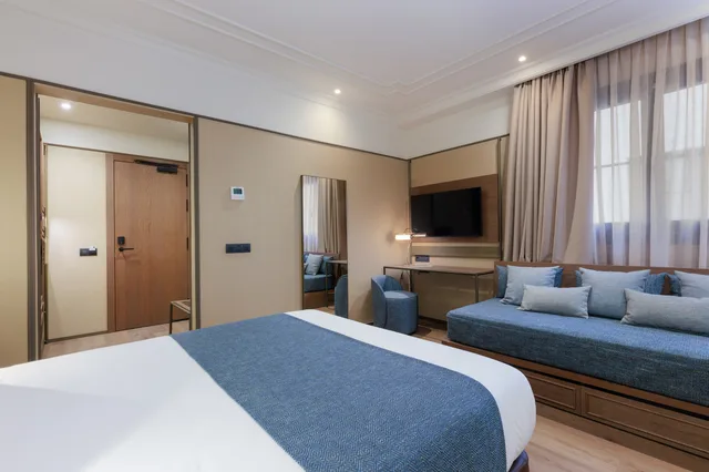 Room, Double or Twin Bed, with Extra Bed, Medinaceli Hotel 5/10