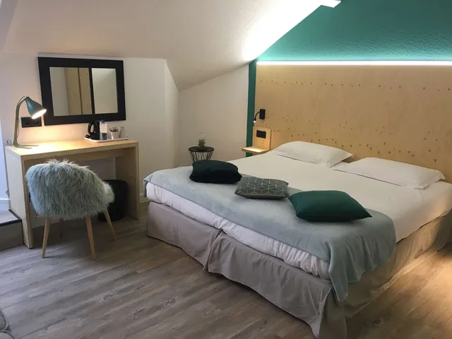 غرفة عائلية بسرير كينج مع أريكة، Best Western Bridge Hotel Lyon East 2/3