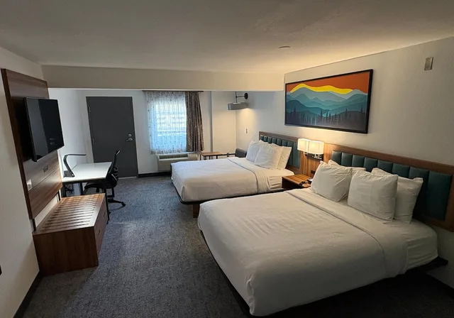 Standard, 2 Queen Beds, Best Western Johnson's Inn Downtown Gatlinburg 2/8