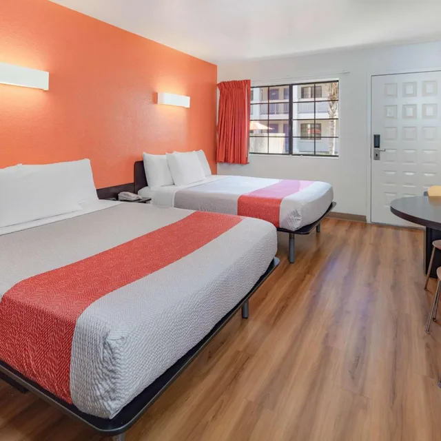 غرفة رباعية لذوي الإعاقة، Motel6 Thousand Oaks, CA 1/10