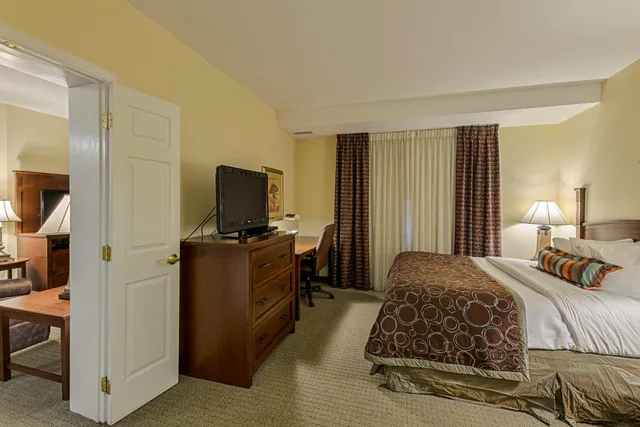 Studio, Suite, King Bed, Staybridge Suites Harrisburg Hershey 1/7