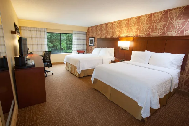 غرفة بسريرين كوين، Courtyard By Marriott Burlington Williston 4/10