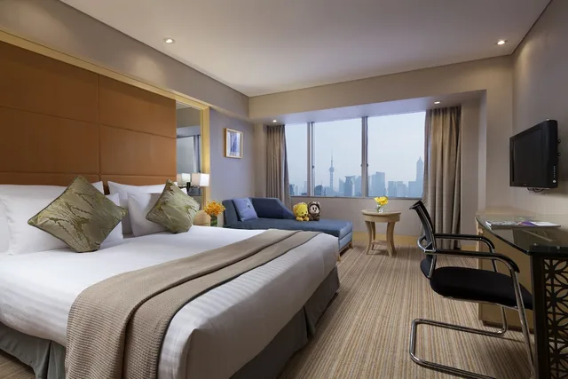 Deluxe, Double Bed, Jin Jiang Tower Hotel 1/10