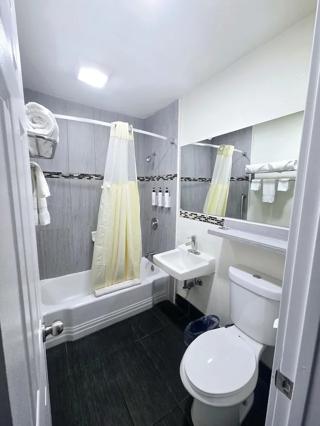 غرفة قياسية بسرير كينج، The Guest Harbor Inn - Port of Los Angeles San Pedro 5/5