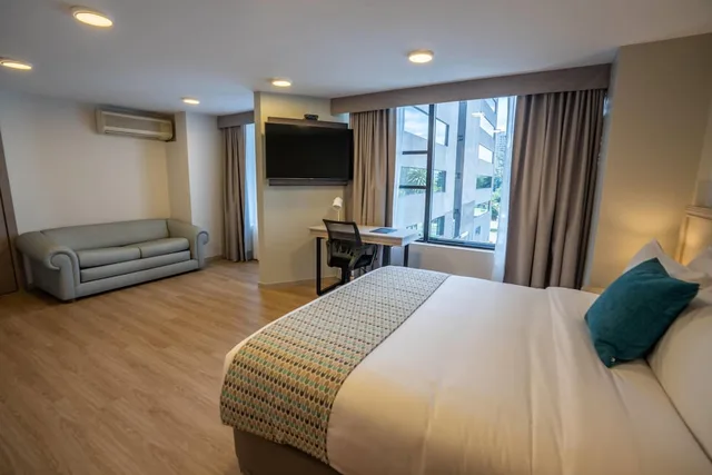 غرفة بسرير كوين مع أريكة، La Quinta by Wyndham Quito 5/10