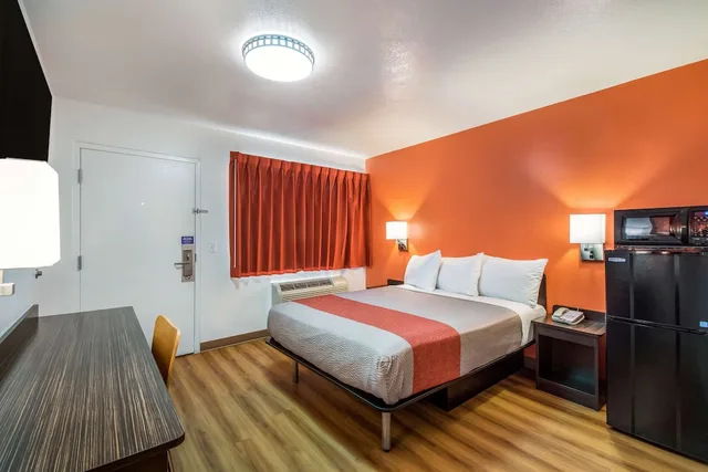 غرفة قياسية بسرير كوين، Motel6 Youngtown, AZ - Phoenix - Sun City 1/10