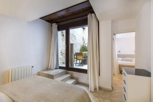 شقة بأربعة أسرّة بغرفتي نوم مع أريكة، Comet Suites Elvira 5/10