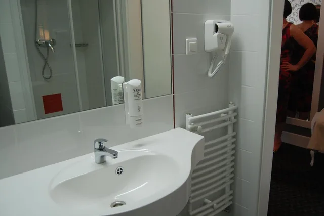 Room, Double Bed, Balcony, Lamberton Hotel 7/9