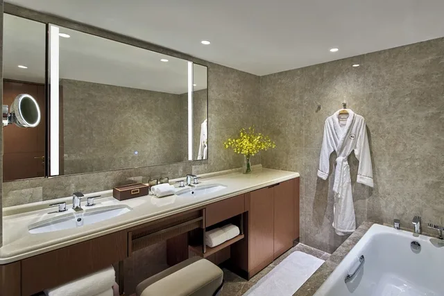 Family Suite, Plus, Premium, 1 King and 1 Single Beds, 2 Sofa، Hopewell Hotel 5/6