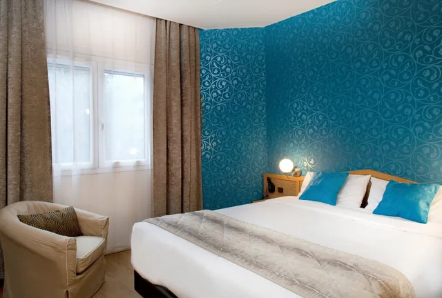 Superior, Double Bed, Hotel Du Midi 2/6