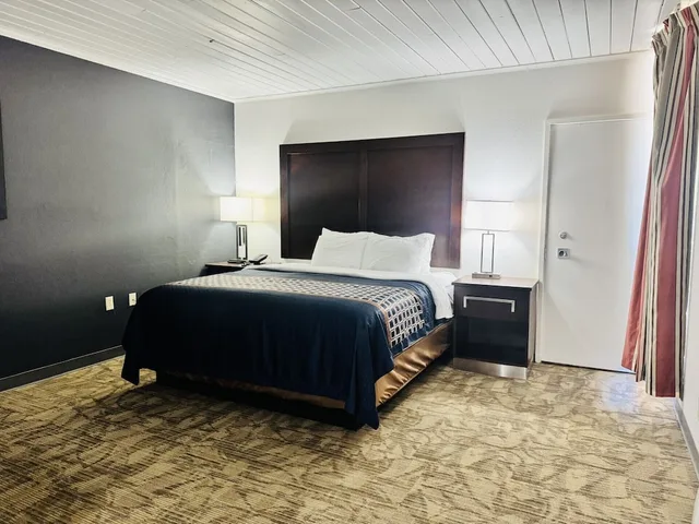 جناح ديلوكس بسرير كينج بجاكوزي، Alamo Inn Suites 5/10