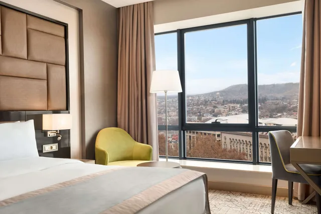 غرفة ديلوكس بسريرين منفصلين، Wyndham Grand Tbilisi 4/7