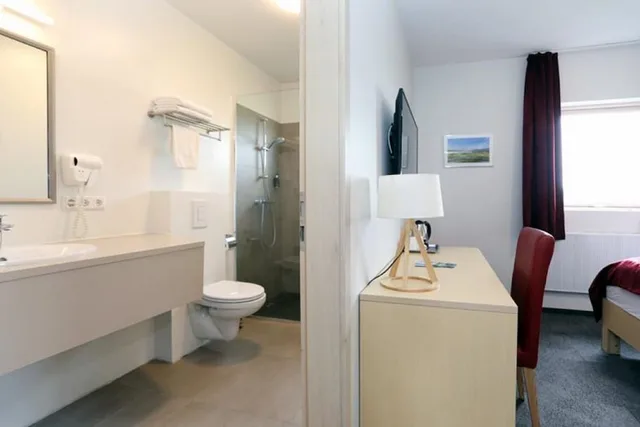 Standard, Double Bed, Hellisholar Hotel Eyjafjallajokull 7/8