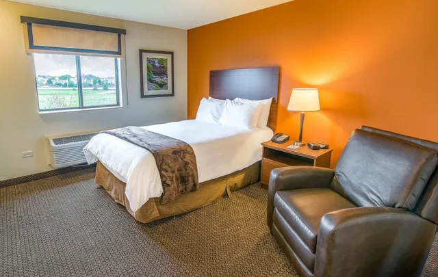 Room, Queen Bed, My Place Hotel-Ketchikan, AK 6/10