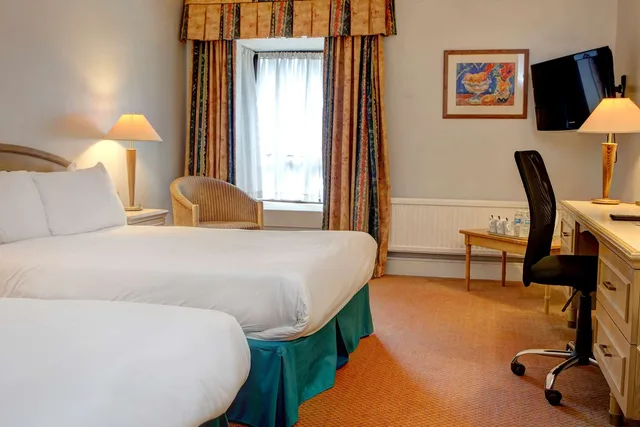 غرفة عائلية بسرير مزدوج وسرير فردي، The Watermill Hotel, Sure Hotel Collection By Best Western 1/1