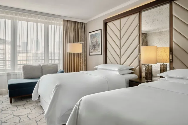 Guest Room, Classic, Twin Beds, Sheraton Grand Warsaw 1/4