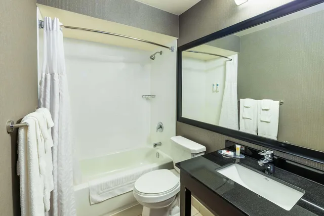 غرفة بسرير مزدوج، Comfort Inn Corner Brook 8/9